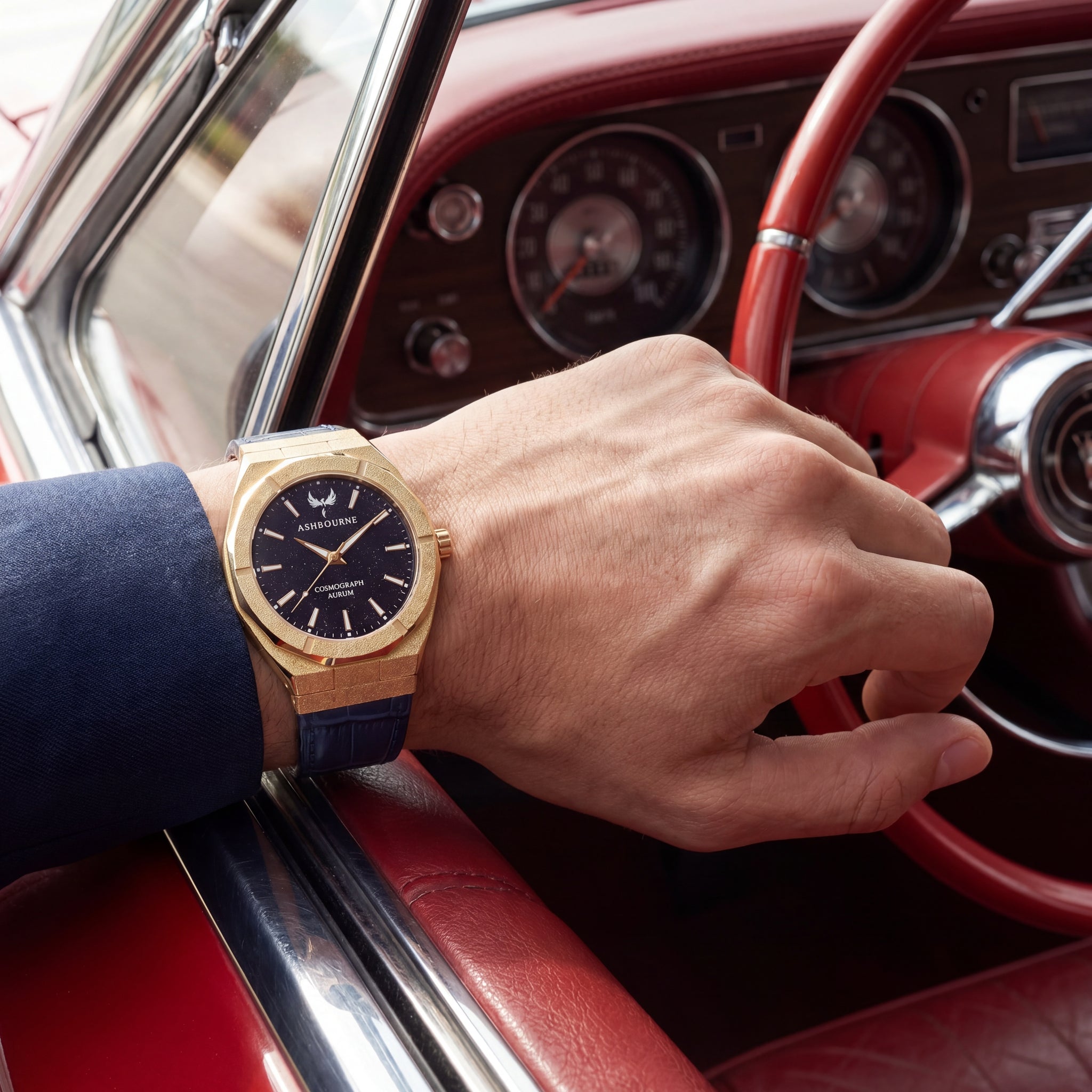 Ashbourne Corium Aurum luxe gouden herenhorloge gedragen om de pols.