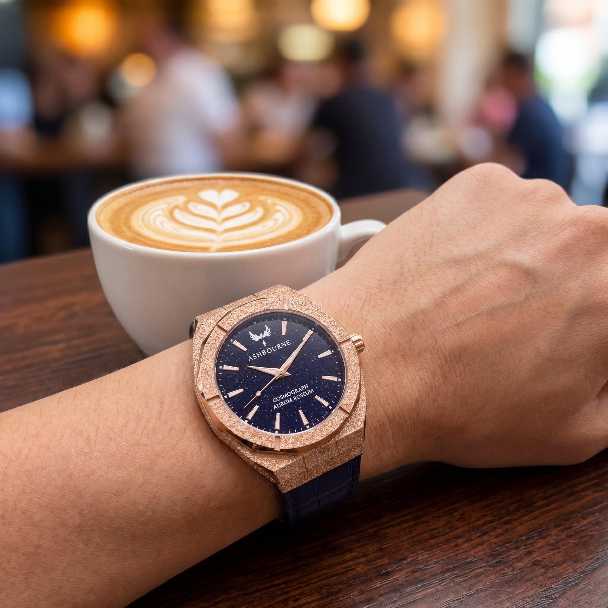 Ashbourne Corium Aurum Roseum luxe roségouden herenhorloge gedragen om de pols.